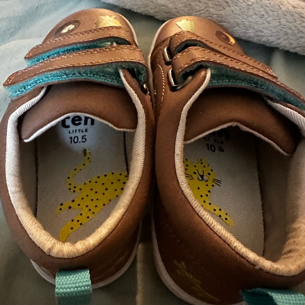 Ten Little Size 10.5 Brown Shoes with Nature Sticker - NEW